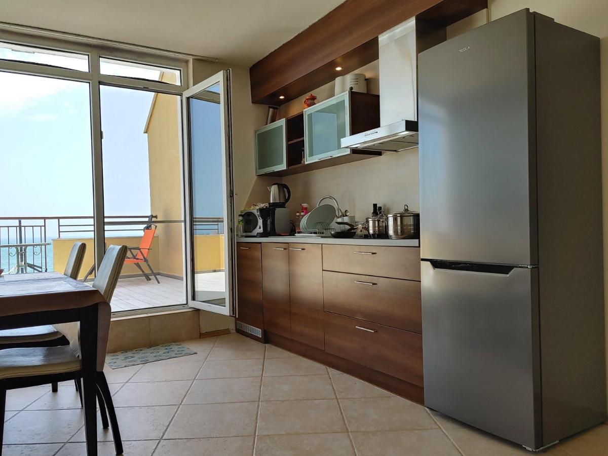 Akb Apartment Sea View Aheloy Luaran gambar